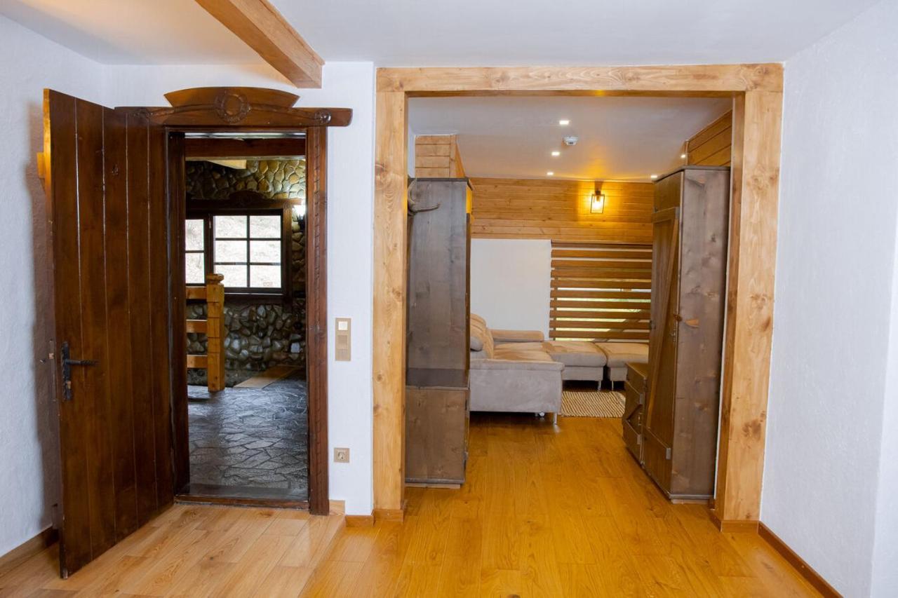Hotel Conacul Drahneilor Ruscova Esterno foto