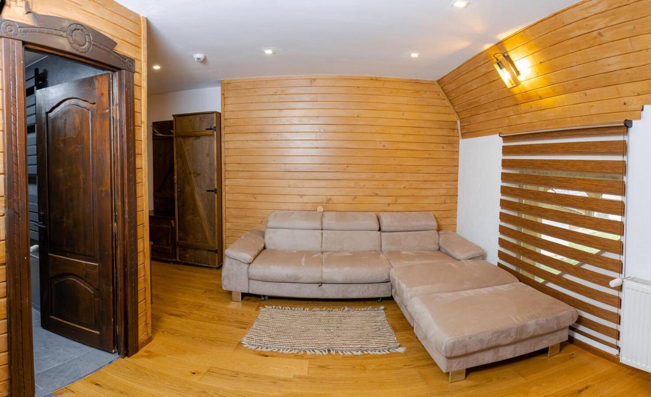 Hotel Conacul Drahneilor Ruscova Esterno foto