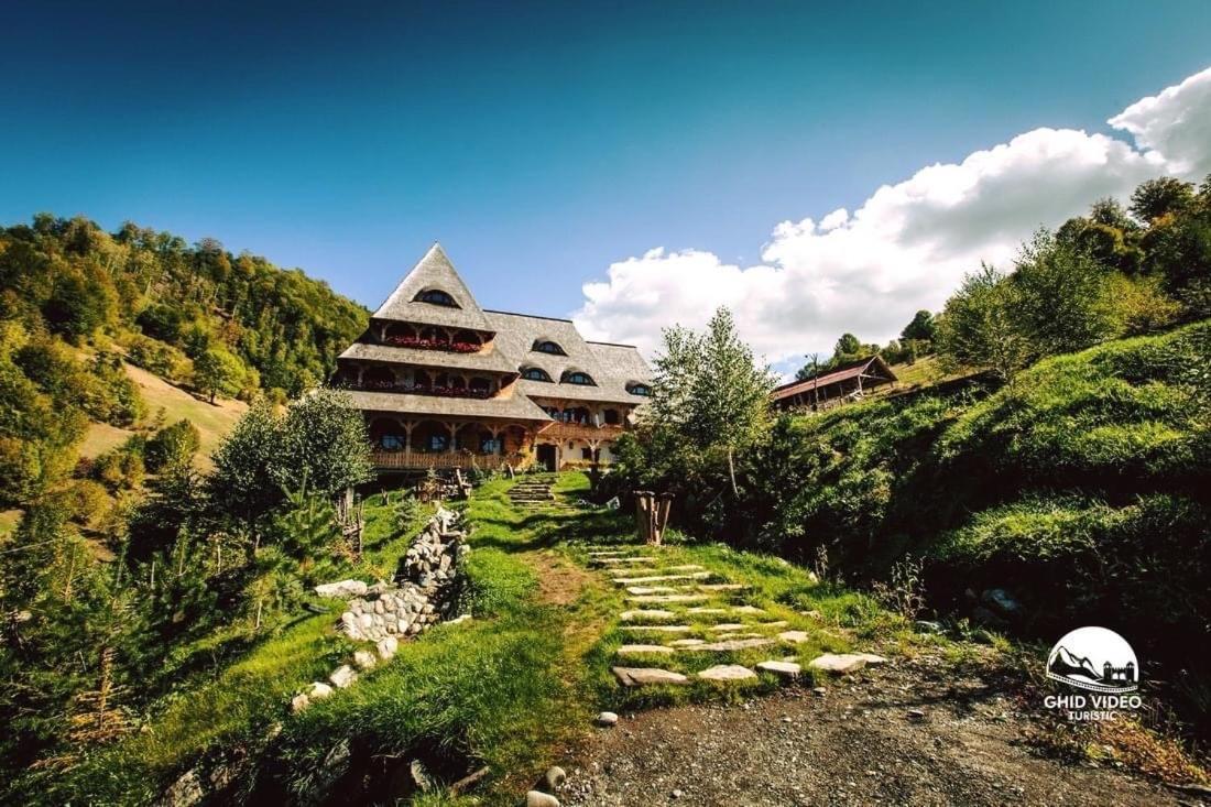 Hotel Conacul Drahneilor Ruscova Esterno foto