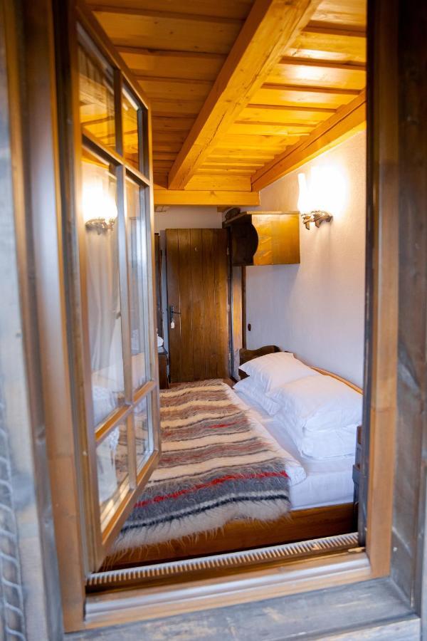 Hotel Conacul Drahneilor Ruscova Esterno foto