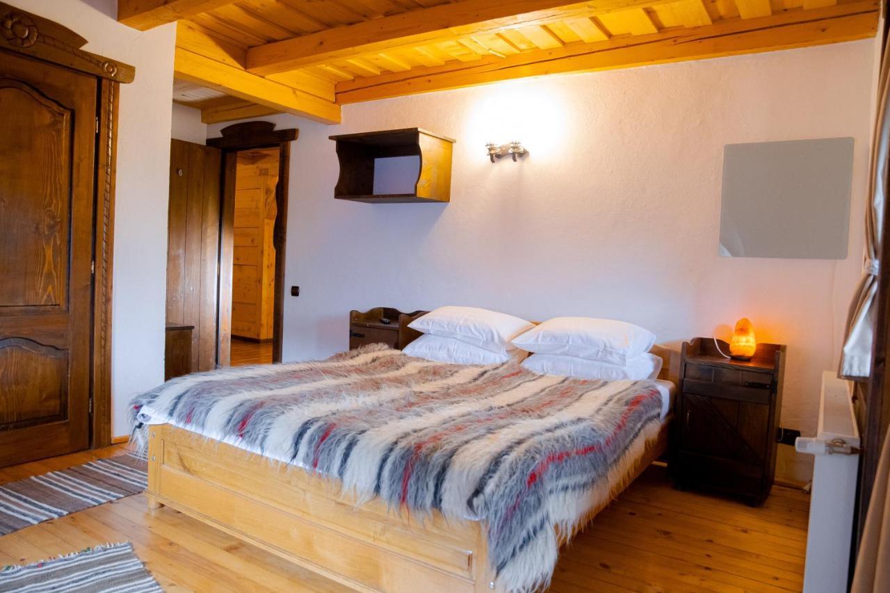 Hotel Conacul Drahneilor Ruscova Esterno foto