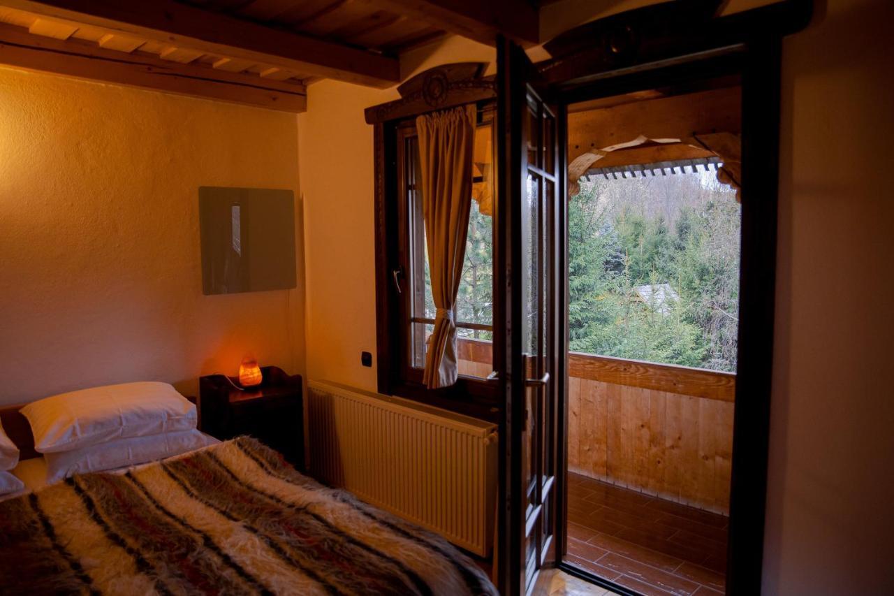 Hotel Conacul Drahneilor Ruscova Esterno foto