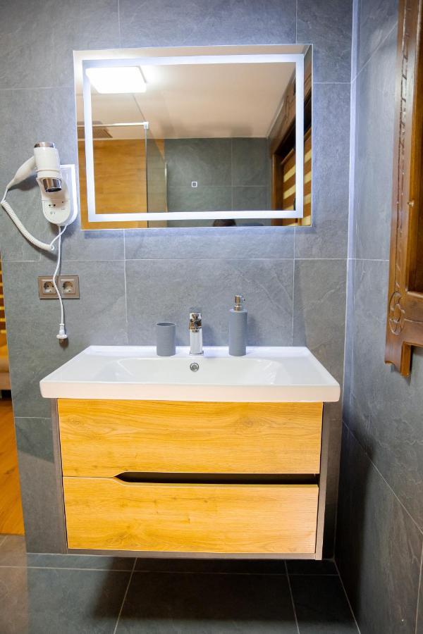 Hotel Conacul Drahneilor Ruscova Esterno foto