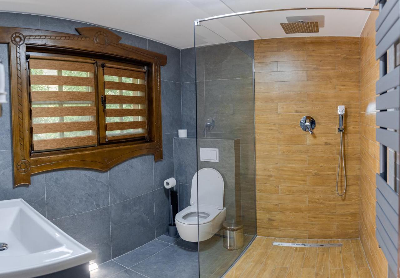 Hotel Conacul Drahneilor Ruscova Esterno foto