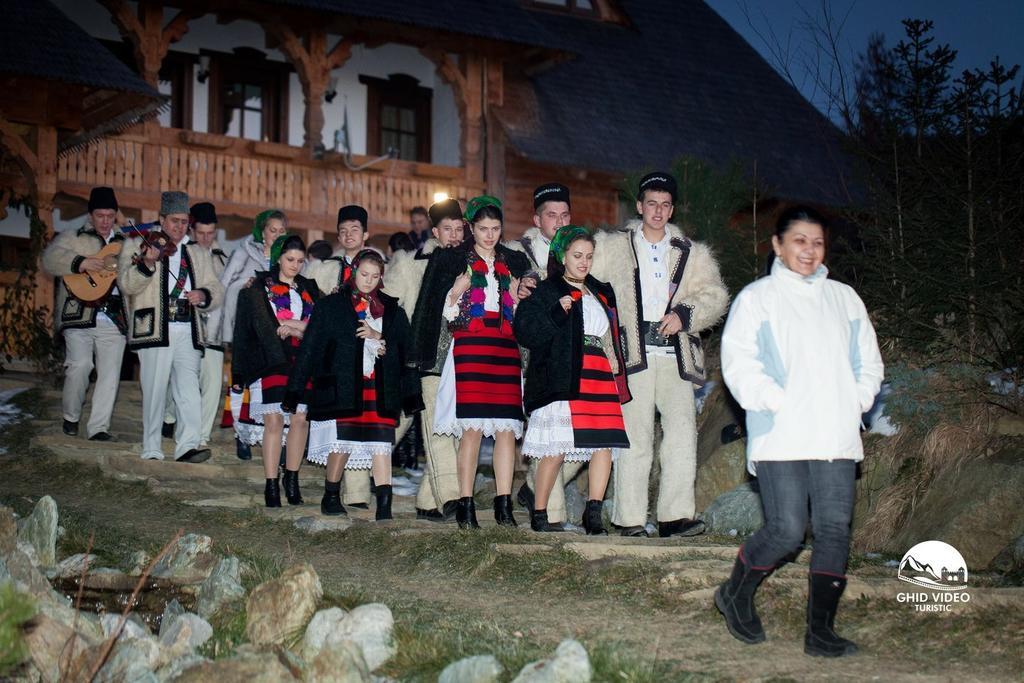 Hotel Conacul Drahneilor Ruscova Esterno foto