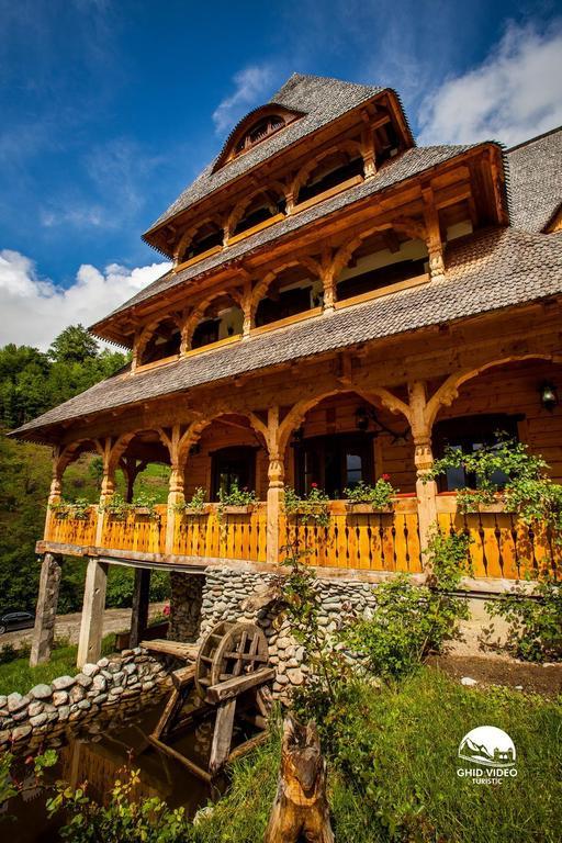 Hotel Conacul Drahneilor Ruscova Esterno foto