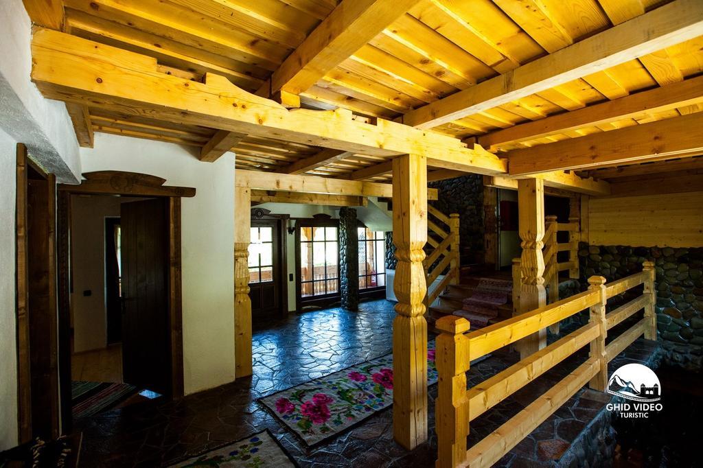 Hotel Conacul Drahneilor Ruscova Esterno foto