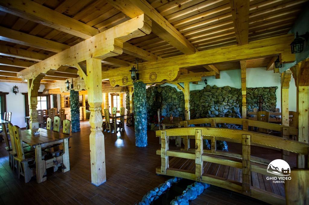 Hotel Conacul Drahneilor Ruscova Esterno foto