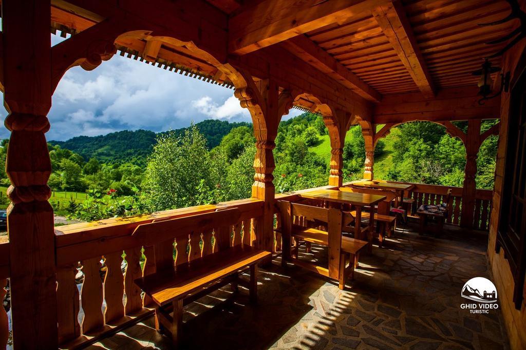 Hotel Conacul Drahneilor Ruscova Esterno foto