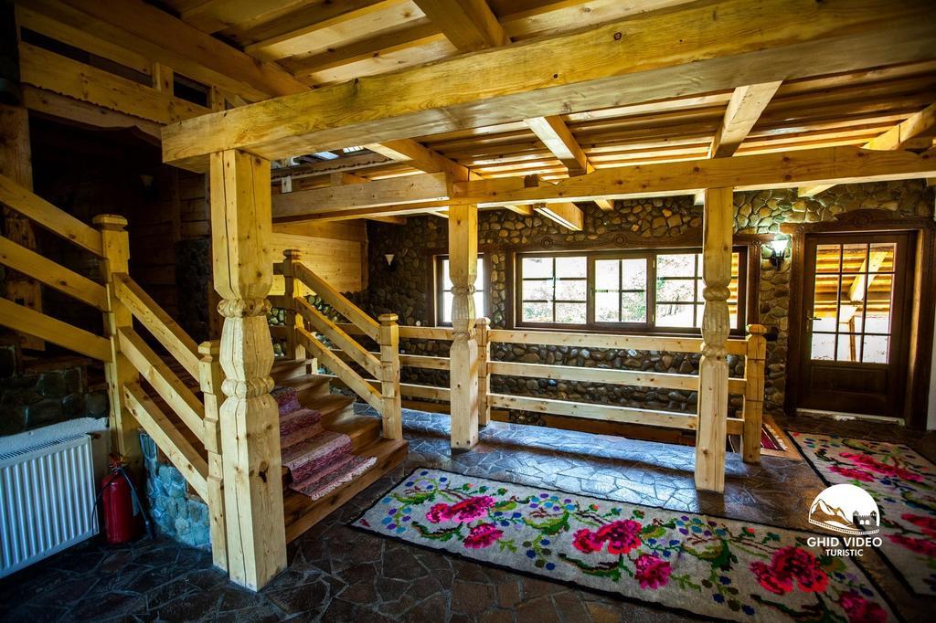 Hotel Conacul Drahneilor Ruscova Esterno foto