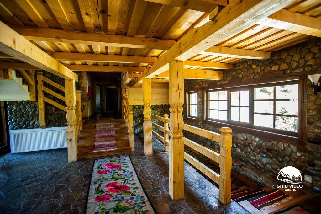 Hotel Conacul Drahneilor Ruscova Esterno foto