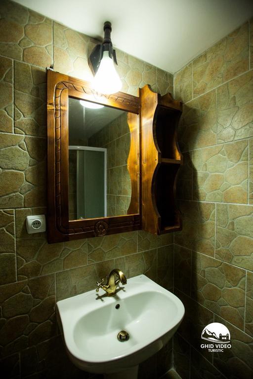 Hotel Conacul Drahneilor Ruscova Esterno foto
