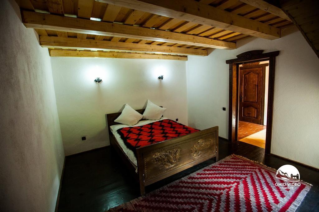 Hotel Conacul Drahneilor Ruscova Camera foto